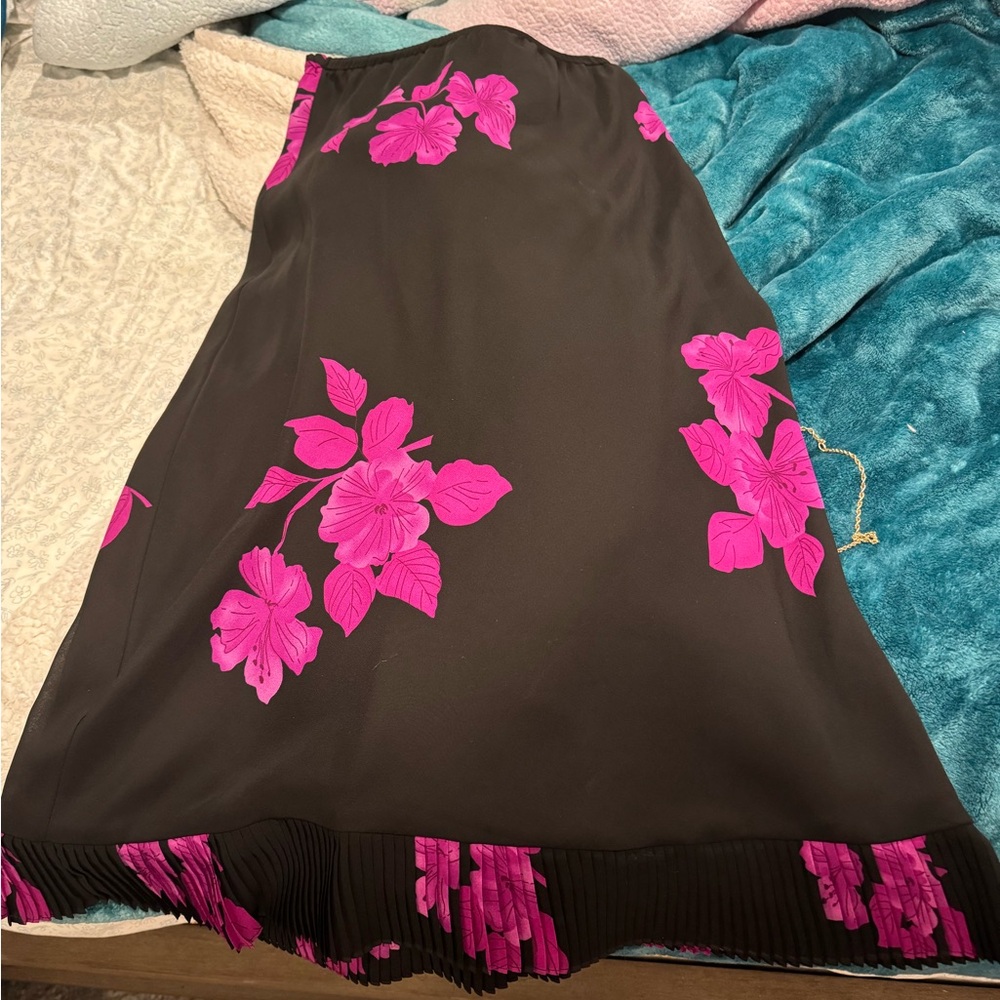 Purple and black flowered skirt